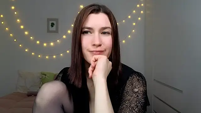 Snapshot of AliciaNewell chatting on 9, 6, 2026 AliciaNewell online show from 9, 6, 2026