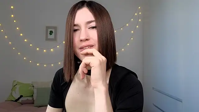 Snapshot of AliciaNewell chatting on 17, 7, 2026 AliciaNewell online show from 17, 7, 2026