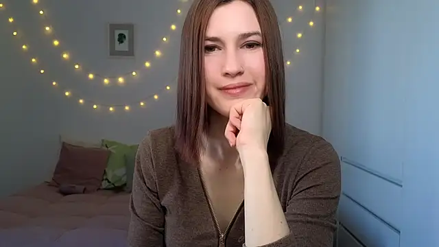 Snapshot of AliciaNewell chatting on 5, 6, 2026 AliciaNewell online show from 5, 6, 2026