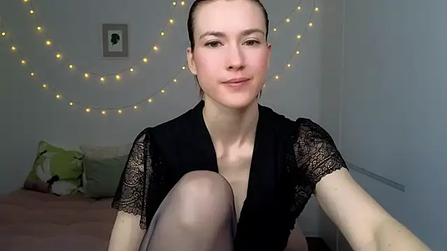 Snapshot of AliciaNewell chatting on 5, 7, 2026 AliciaNewell online show from 5, 7, 2026