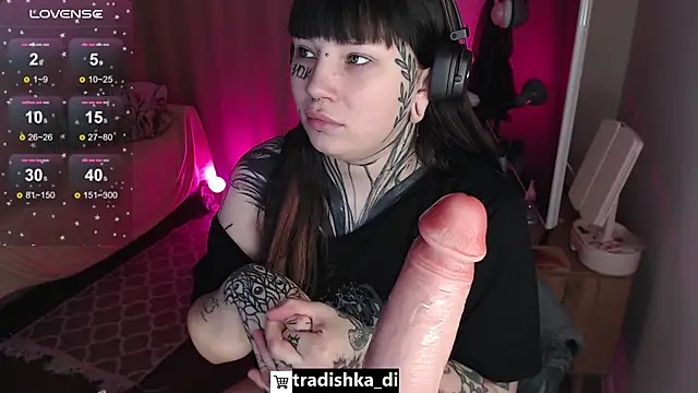 Snapshot of tradishka chatting on 10, 11, 2025 tradishka online show from 10, 11, 2025