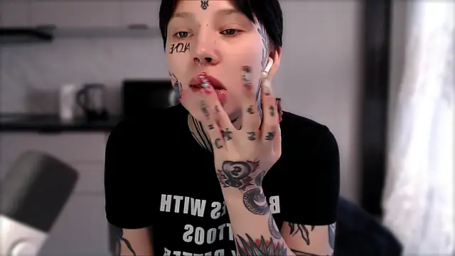 Snapshot of tradishka chatting on 15, 2, 2025 tradishka online show from 15, 2, 2025