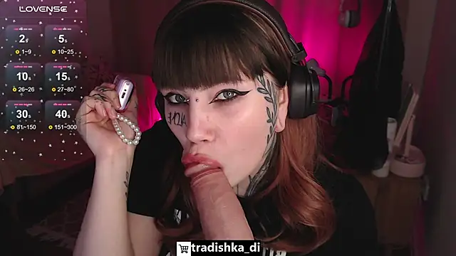 Snapshot of tradishka chatting on 5, 11, 2025 tradishka online show from 5, 11, 2025