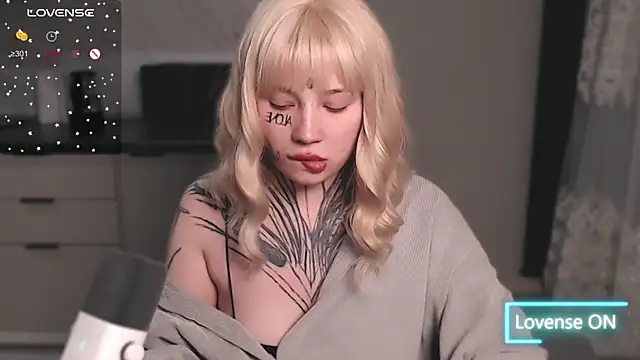 Snapshot of tradishka chatting on 23, 3, 2025 tradishka online show from 23, 3, 2025