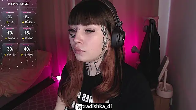 Snapshot of tradishka chatting on 4, 11, 2025 tradishka online show from 4, 11, 2025