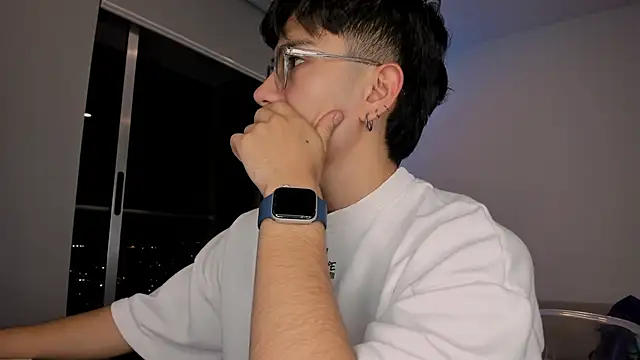 Santiago818  online show from 6, 11, 2025