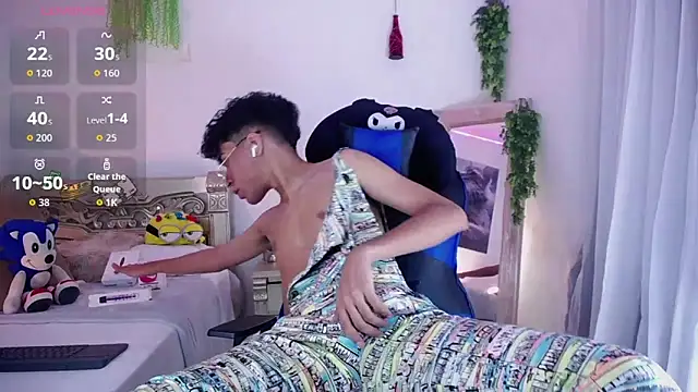 huge armound online show from 25, 9, 2025