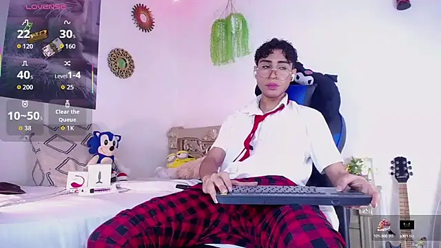 huge armound online show from 9, 10, 2025