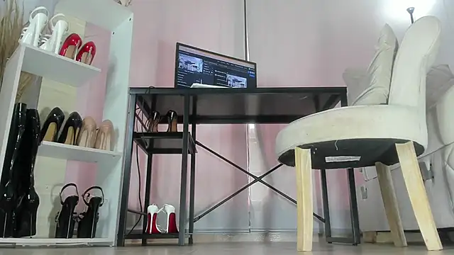 solsmithxx online show from 2, 12, 2025