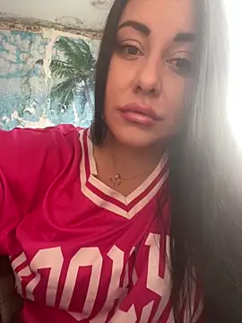 Snapshot of DaisyStreet chatting on 12, 11, 2025 DaisyStreet online show from 12, 11, 2025