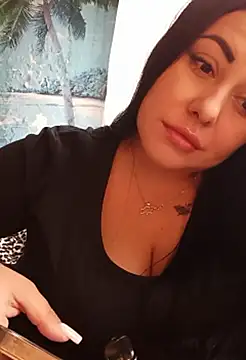 Snapshot of DaisyStreet chatting on 4, 10, 2025 DaisyStreet online show from 4, 10, 2025