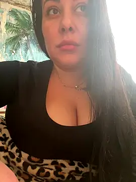 Snapshot of DaisyStreet chatting on 19, 12, 2025 DaisyStreet online show from 19, 12, 2025