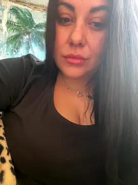 Snapshot of DaisyStreet chatting on 17, 11, 2025 DaisyStreet online show from 17, 11, 2025