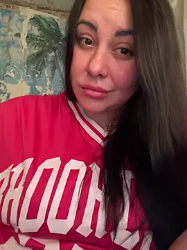 Snapshot of DaisyStreet chatting on 10, 11, 2025 DaisyStreet online show from 10, 11, 2025