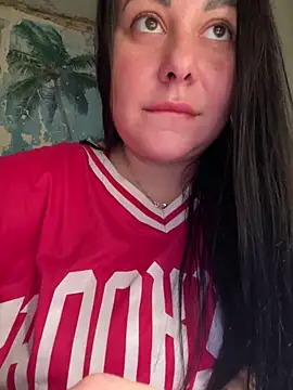 Snapshot of DaisyStreet chatting on 23, 11, 2025 DaisyStreet online show from 23, 11, 2025