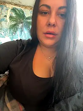 Snapshot of DaisyStreet chatting on 3, 11, 2025 DaisyStreet online show from 3, 11, 2025