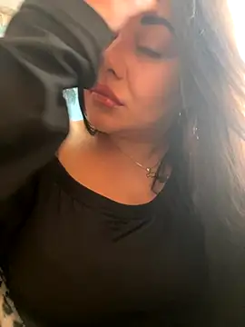 Snapshot of DaisyStreet chatting on 18, 11, 2025 DaisyStreet online show from 18, 11, 2025