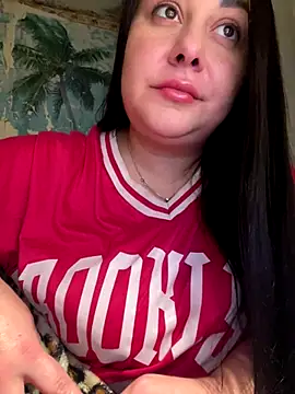 Snapshot of DaisyStreet chatting on 17, 12, 2025 DaisyStreet online show from 17, 12, 2025