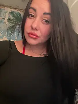 Snapshot of DaisyStreet chatting on 8, 11, 2025 DaisyStreet online show from 8, 11, 2025