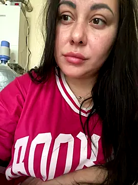 Snapshot of DaisyStreet chatting on 28, 10, 2025 DaisyStreet online show from 28, 10, 2025