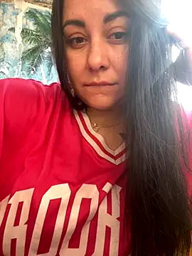 Snapshot of DaisyStreet chatting on 14, 11, 2025 DaisyStreet online show from 14, 11, 2025