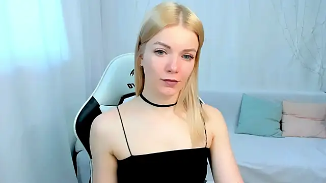 Lily Daviss online show from 13, 4, 2026