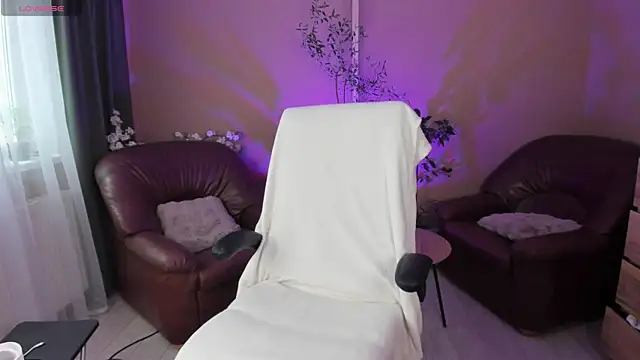 Snapshot of KaylaLaine chatting on 13, 6, 2026 KaylaLaine online show from 13, 6, 2026