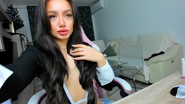 KaylaLaine online show from 8, 2, 2025