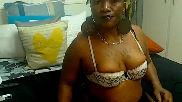 Snapshot of Brunettedevon33 chatting on 14, 6, 2026 Brunettedevon33 online show from 14, 6, 2026