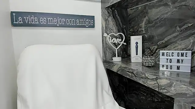 miss danika online show from 12, 11, 2025