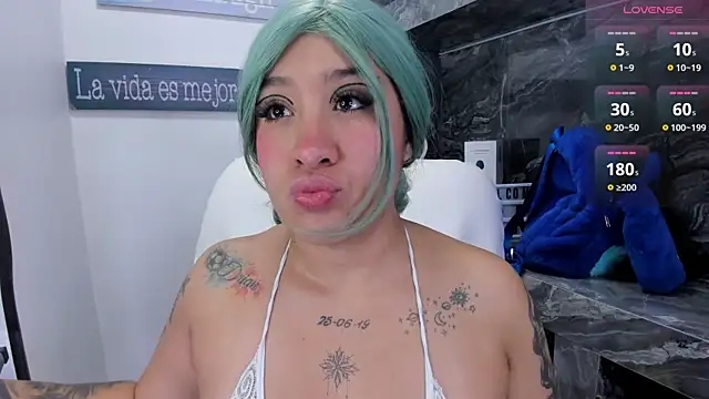 miss danika online show from 24, 11, 2025