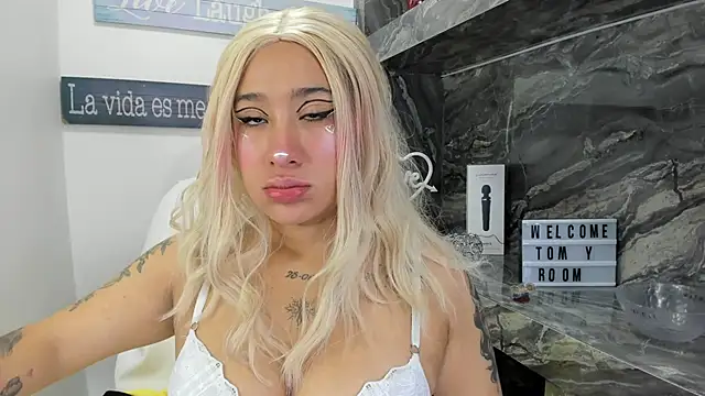 miss danika online show from 8, 10, 2025