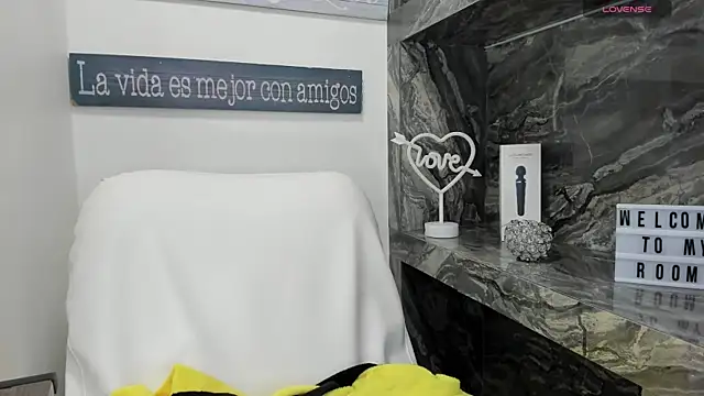 miss danika online show from 18, 11, 2025