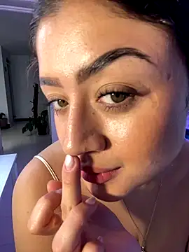 lucianaroy online show from 9, 9, 2025