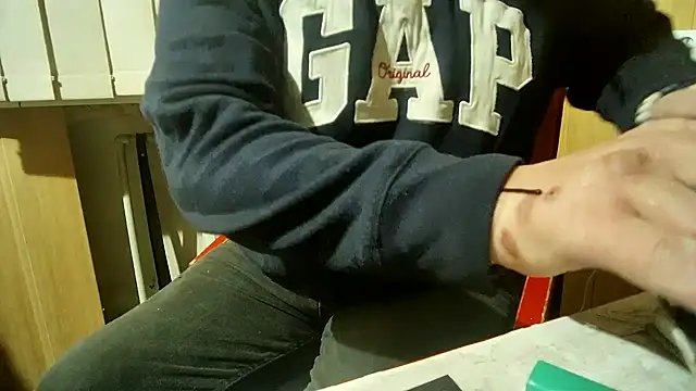 Snapshot of DjiniCD chatting on 6, 2, 2026 DjiniCD online show from 6, 2, 2026