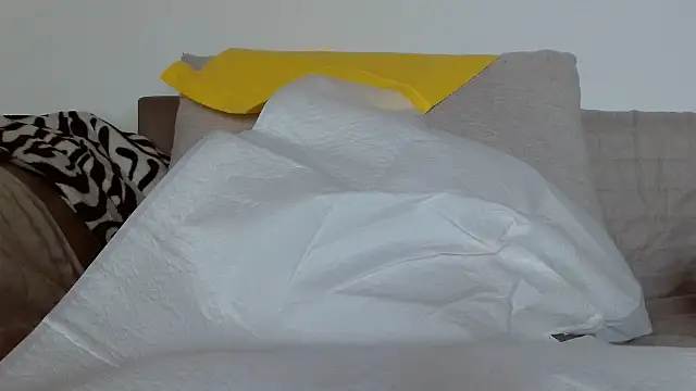 lupita84 online show from 18, 4, 2026