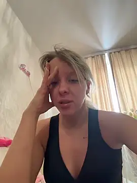 LikaCat online show from 10, 3, 2026