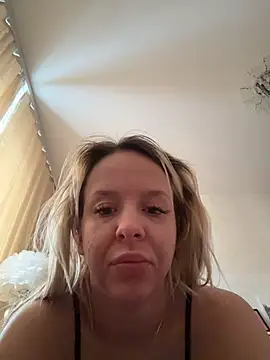 LikaCat online show from 9, 1, 2026