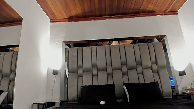 NikkySmiith online show from 7, 11, 2025