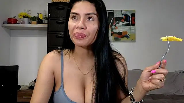Alondra fetish online show from 12, 2, 2026