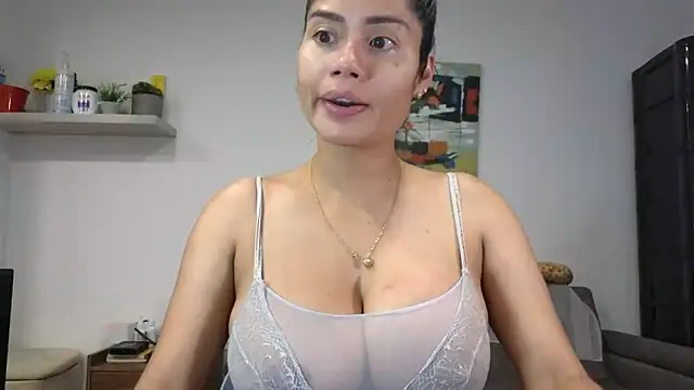 Alondra fetish online show from 6, 5, 2026
