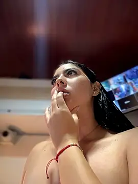 MarianaBenz online show from 28, 6, 2026