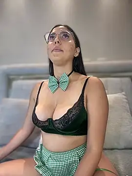 MarianaBenz online show from 17, 3, 2025