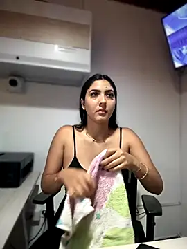 MarianaBenz online show from 15, 11, 2025