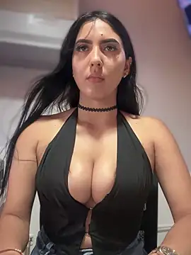 MarianaBenz online show from 10, 9, 2025