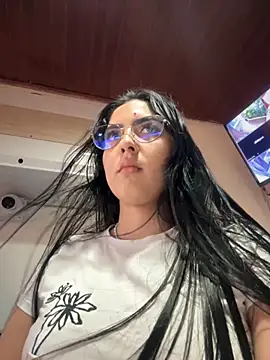 MarianaBenz online show from 26, 10, 2025