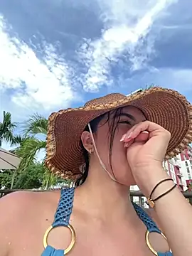 MarianaBenz online show from 8, 2, 2026