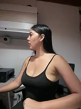 MarianaBenz online show from 8, 4, 2026