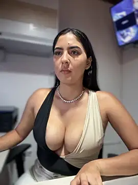 MarianaBenz online show from 27, 10, 2025