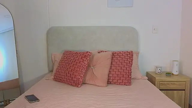 KristennBlue online show from 19, 12, 2025